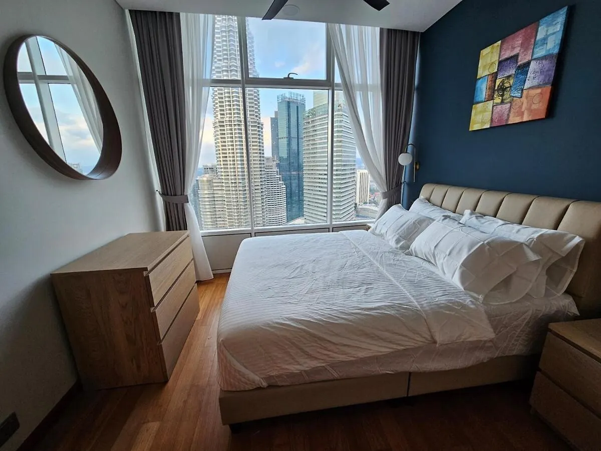 Sky Suites Klcc Level 58, 600Mbps Wifi - 2R Plus 1Bb Kuala Lumpur