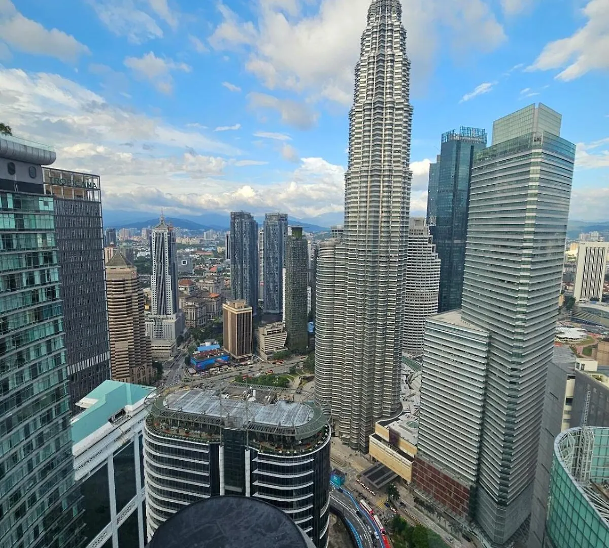 Sky Suites Klcc Level 58, 600Mbps Wifi - 2R Plus 1Bb Kuala Lumpur 0*,  Malaysia