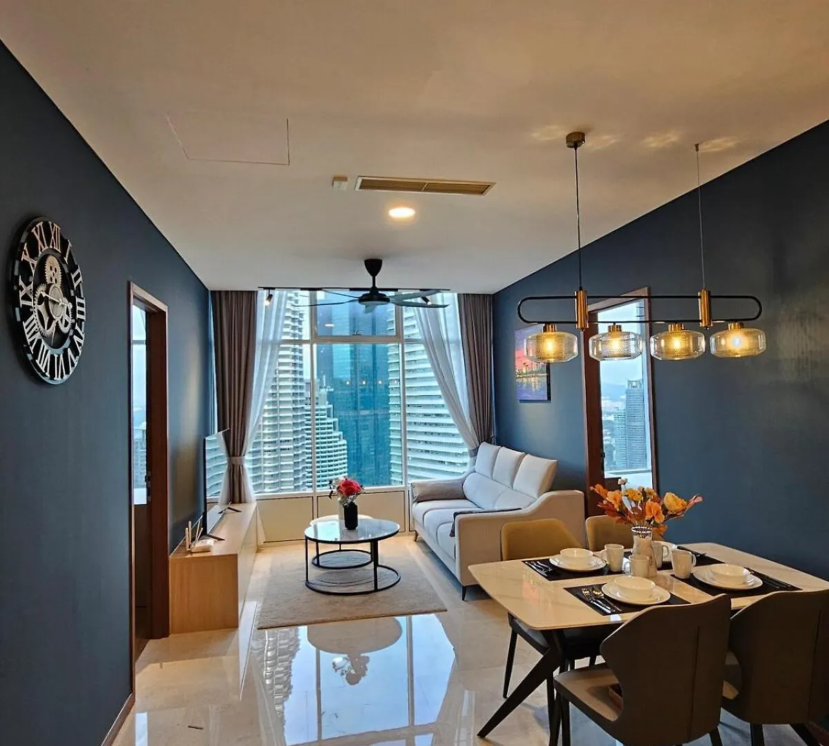 Sky Suites Klcc Level 58, 600Mbps Wifi - 2R Plus 1Bb Kuala Lumpur