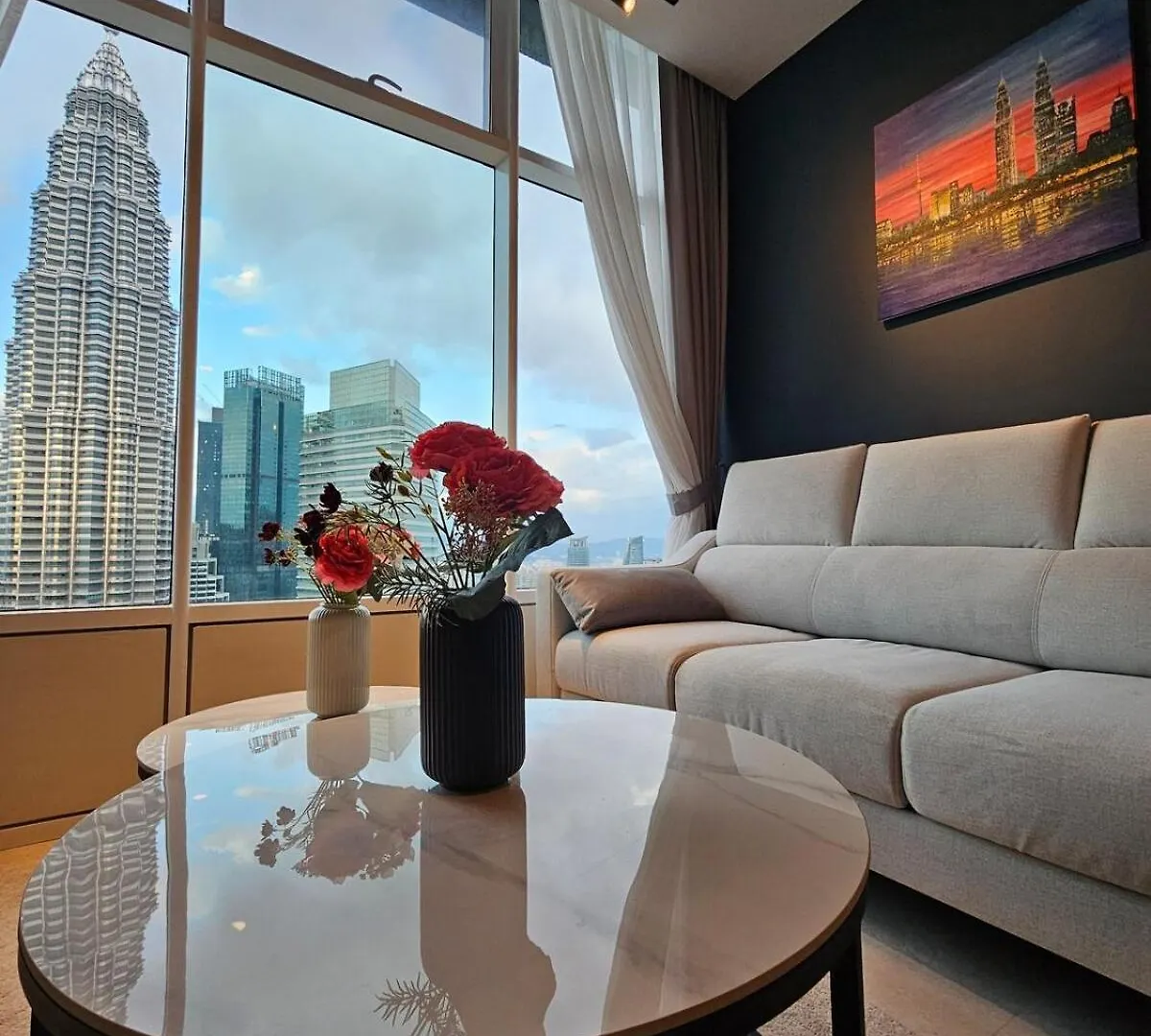 Sky Suites Klcc Level 58, 600Mbps Wifi - 2R Plus 1Bb Kuala Lumpur